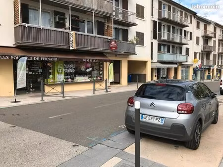 local commercial 180 m²