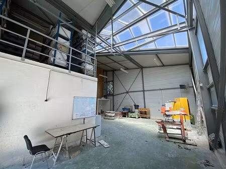 vente/location local d'activités st pierre du perray 777 m²