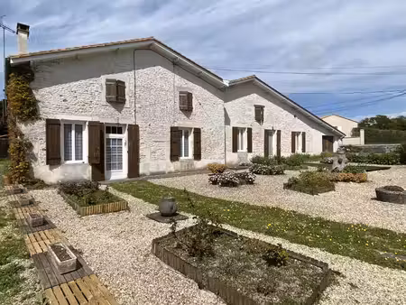 vente maison 7 pièces 236 m² chérac (17610)