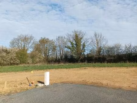 vente terrain à montreuil-sur-maine (49220) : à vendre / montreuil-sur-maine