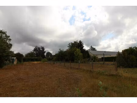 vente terrain  688.00m²  saint