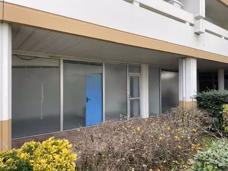 local commercial à vendre à le haillan 33185