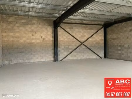 local d'activité 696 m²