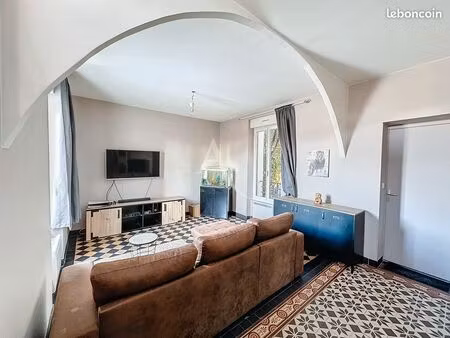 immeuble 2 pièces 140 m²