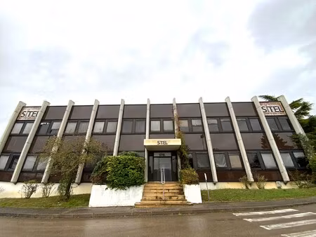 location local commercial