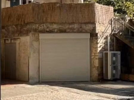 parking/box 1 pièce 55 m²