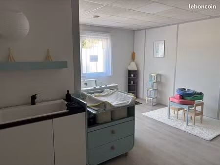 local 46m carrés à louer - jons