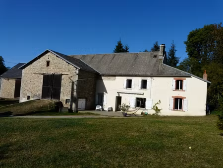 exceptionnel : maison 3 chambres habitable de suite (meublée si souhaité) avec 2 granges s