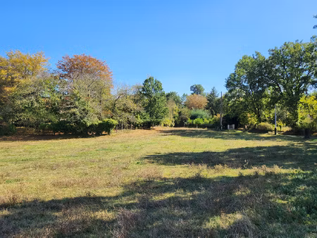 terrain de 2236m2 à la campagne!
