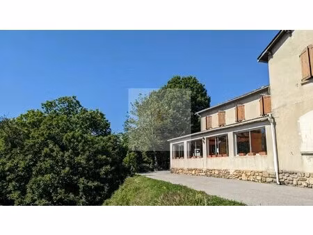 restaurant terrasse parking