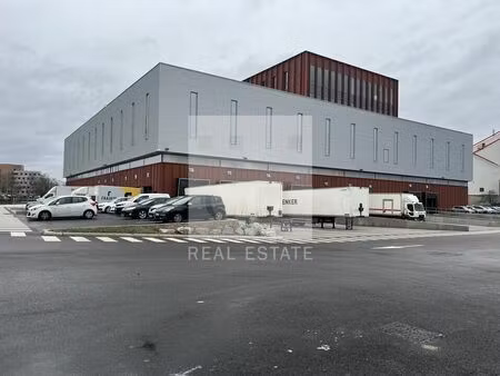 location commerce 3401 m² à lyon 7 (69007)