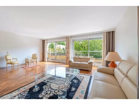 paris 16 ème. secteur place des etats-unis. duplex familial de 214 53 m²