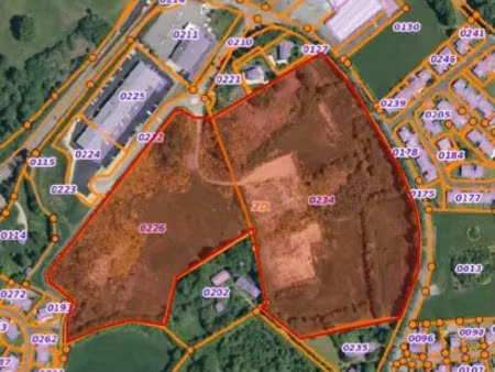 a vendre terrain pour développement commercial ou d'activités ussel 19