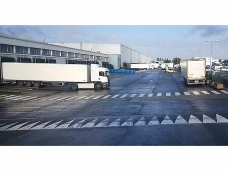 vente/location entrepôt / local d'activités carpiquet 36 339 m²