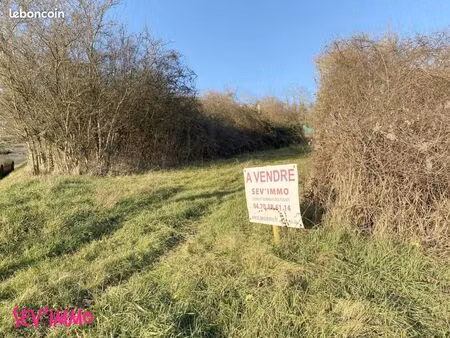 terrain 2 043 m² billy