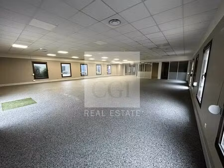 location bureau 292 m² à tassin-la-demi-lune (69160)