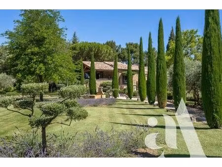 luxury 14 pièces farmhouse en location oppède le vieux  france