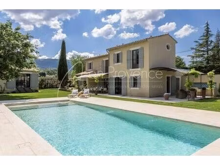 villa de luxe de 3 chambres en location oppède le vieux  france