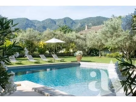 maison de luxe 7 chambres en location à oppède le vieux  france