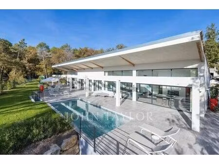 maison de prestige de 220 m2 en location roquefort-les-pins  provence-alpes-côte d'azur