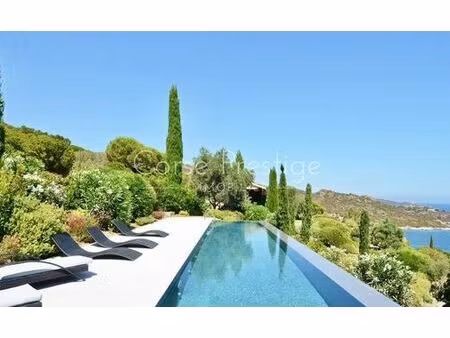 maison de luxe de 400 m2 en location saint-florent  france