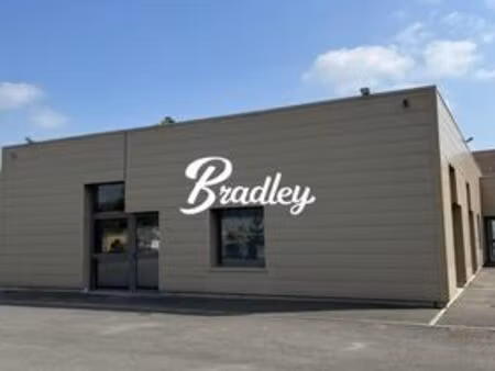 bureau prestigieux en location  conty  france