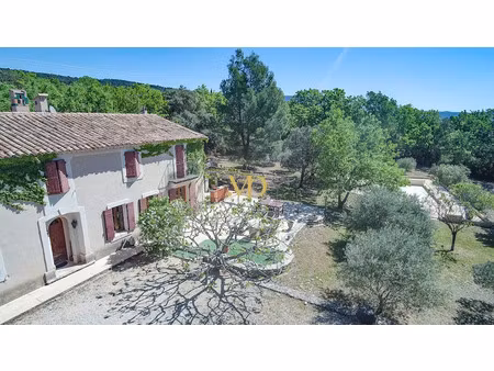 vente propriété 5 pièces 171 m² à saint-saturnin-lès-apt (84490)  865 000 €