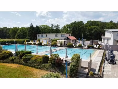 zéér goed draaiende camping met ruim klantenbestand  zwembad  feestzaal en woning(en)!