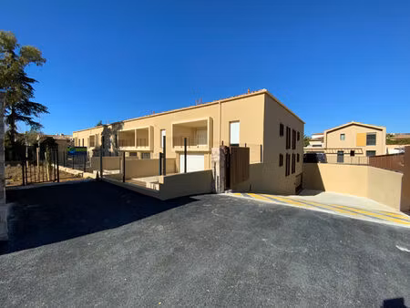 place de parking dans la résidence le clos sauvet