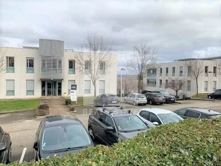 location bureau 568 m² à limas (69400)