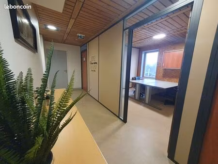 bureau individuel meublé (2 bureaux disponibles) + espaces communs - prix tout compris – a