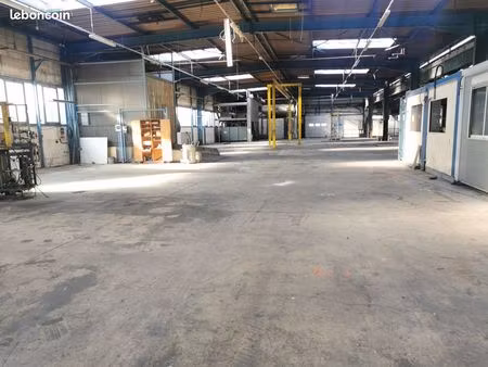 entrepot pour local commercial artisanal ou professionnel 1800 m²