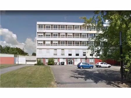 218m2 de bureaux ouverts au public a val de reuil