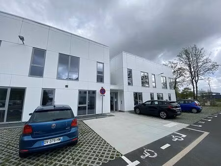 location bureau treillieres 282 m²