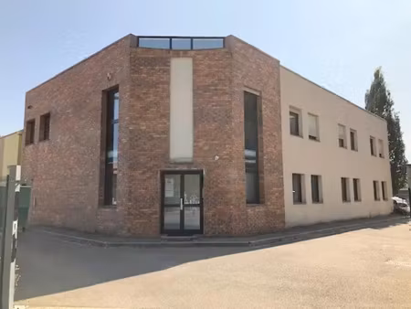 a louer - bureaux - za des alluets le roi