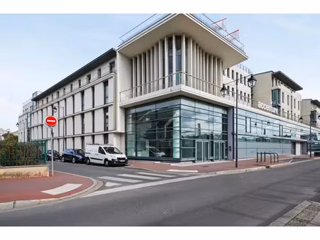 a louer - bureaux standing - pied rer a