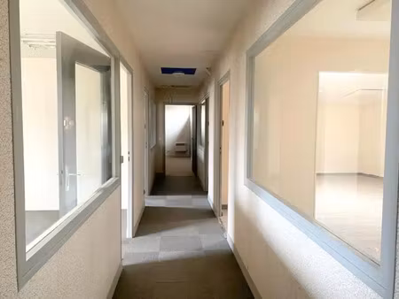 a louer - bureaux proche gare plaisir-les calyes