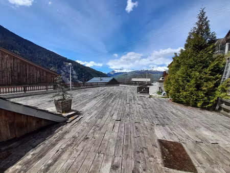 bâti d'une surface de 949 26m2 à usage d'hôtel ou à transfor