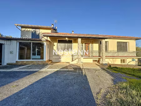 a vendre maison mirande 12 pièces 7 chambres 295 m2 vue pyrénées