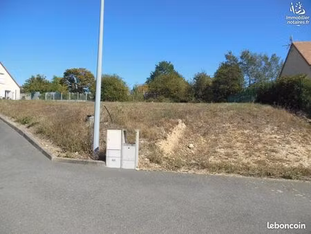 terrain 619 m² arrou