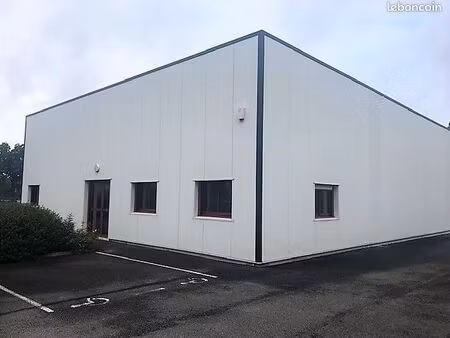 local industriel martigne ferchaud