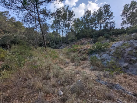 terrain constructible - 3.750m2 - le luc en provence