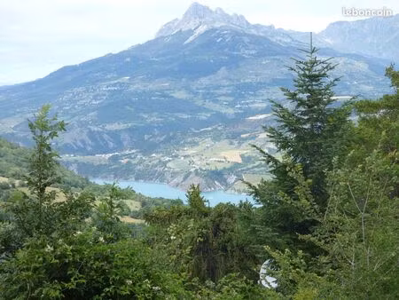 terrain constructible 4055m2 vue sur le lac de serre ponçon