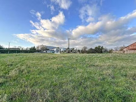 vente terrain à faye-l'abbesse (79350) : à vendre / 1814m² faye-l'abbesse