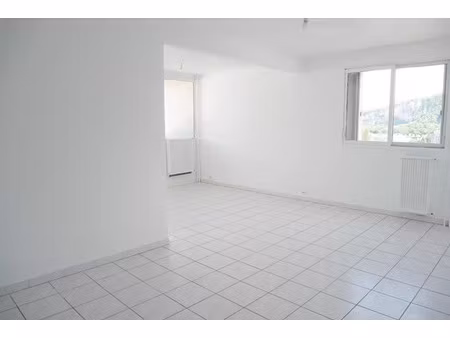 vente appartement 4 pièces 69m2 sassenage 38360 - 110000 € - surface privée