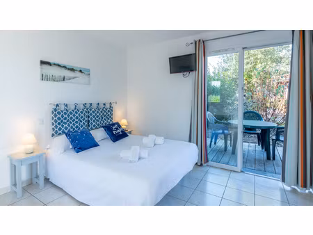 location studio parentis-en-born