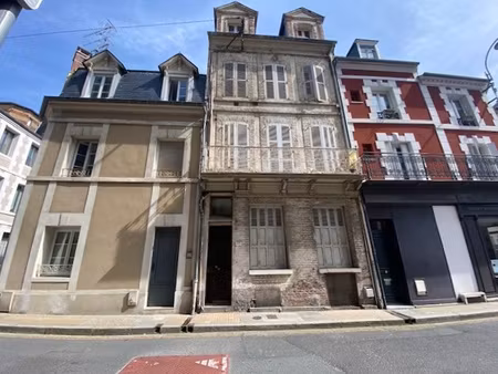 emplacement ideal appartement 2 pièces de 38 58 m2 avec cav