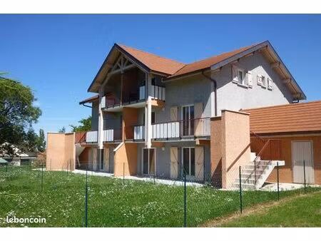 appartement mansardé 3 pièces au centre de vulbens