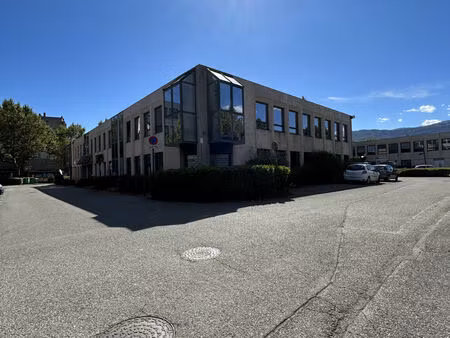 location bureau 418 m² à grenoble (38100)