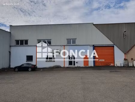 local commercial 1 062 m²